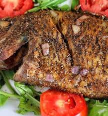 Une Fois Cuit Dressez Les Poissons Sur Des Assiettes Disposez Et Decorez Les Poisson Recettes De Cuisine Africaine Recette Tajine Poisson Recettes De Cuisine