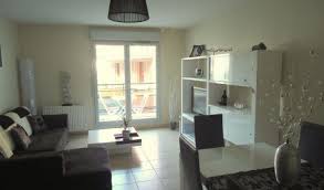 Classique absolu de l'aménagement, le salon/salle à manger doit toutefois répondre à certaines règles invariables. Deco Salon Salle A Manger 20m2 Decoration Salon Salle A Manger Amenagement Salon Amenager Petit Salon Salle A Manger