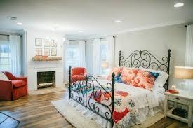 Fixer upper joanna gaines bedroom ideas. Joanna Gaines Fixer Upper Style Recreate Her Bedroom Makeovers