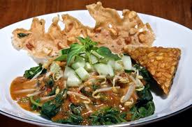 Sementara vegan tidak mengonsumsi makanan yang berasal dari hewan sama sekali. 10 Menu Vegetarian Khas Indonesia Gak Kalah Enak Dengan Salad Buah