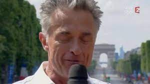 «il y a visiblement un problème d'incarnation», analyse ainsi bastien gouly, journaliste de rt france. Tour De France Gerard Holtz Fond En Larmes Pour Ses Adieux Lens Maville Com