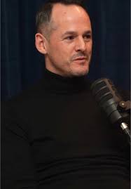 Bli med når Anne-Pia Lystrup, snakker med med Roger Atle Kårstad Roger Atle  Kårstad. Han var leder for ROP-tilbudet i Helse Bergen, som dessverre ble  lagt ned etter 11 måneders drift. Roger Atle er ...