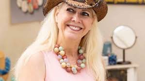 Glass artist Robin Holt makes connections at Chain of Parks Art Fest