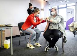 Jun 10, 2021 · in nederland wordt astrazeneca niet meer gebruikt voor mensen onder de 60, maar in suriname ligt dat anders. Journalist Regelt Met Valse Verklaring Vaccinatie Afspraak In Houten Ggd Is Boos Utrecht Ad Nl