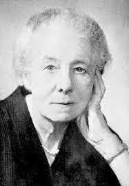 Winifred Pennington's Instagram, Twitter & Facebook