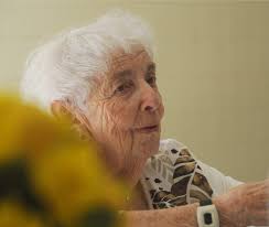 See Holocaust survivors, La Reina teens interact