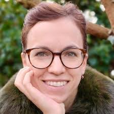 Anna Heidelberg's Instagram, Twitter & Facebook