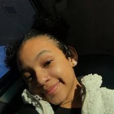 Gianna Simmons (gianna2323)