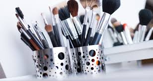 how to organize your makeup brushes