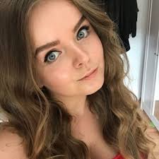 Laura Wink. (@LULUlovesAVRIL)