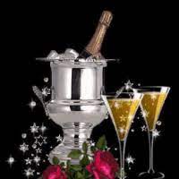 Astazi la aniversare, vin si eu cu o urare, de noroc si sanatate si realizari in toate! Un Blog Cu Gif Uri Gif Uri Cu La Multi Ani Happy New Year Greetings Happy Anniversary Wishes Happy New Year Gif