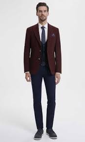 Pantolon Ceket Kombinleri Bordo Blazer Beyaz Gomlek Lacivert Yelek Ve Pantolon Erkek Giysileri Erkek Takim Elbise Modasi Erkek Moda