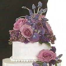 While suitable for any occasion, real flowers are often used to make wedding cakes stand. Wedding Cakes With Fresh Flowers Diy Cake Decorating Recipes