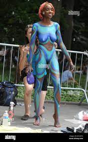 New york body painting day hi-res stock photography and images - Alamy