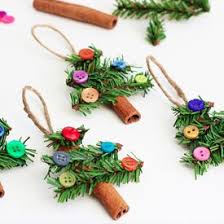 Tree Ornaments Made With Cinnamon Sticks Pine Garland Buttons Holiday Crafts Christmas Crafts Xmas Crafts