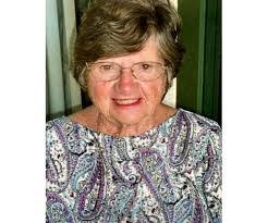 Andrea Eastman's Instagram, Twitter & Facebook