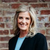 Amy Crowe's Instagram, Twitter & Facebook