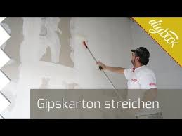 Gipskarton Streichen Trockenbaufarbe Im Einsatz Gipskarton Trennwand Bauen Rollputz