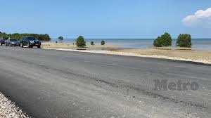 Waktu subuh merupakan waktunya rizqi dibagikan. Jalan Pesisir Pantai Membedai Siap April 2021