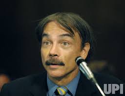 Photo: Glen Braswell refuses to testify before Congress