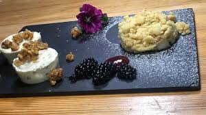 Dass die torte lecker wird, konnte ich mir gut vorstellen, da die. Nachspeise Theresa Cossmann Grillagetorte Mit Birnenstreuseln Karamellisierten Walnussen Und Nusseis Br De In 2021 Land Und Lecker Nachspeise Lecker Aufs Land Rezepte