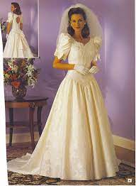 Pin By N Loren On 80 S And 90 S Bridal Wedding Fashion Bridal Gowns Vintage Retro Wedding Dresses Beautiful Bridal Dresses