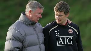 Manchester united menggelar sebuah laga akbar di old trafford. Sir Alex Ferguson Ole Gunnar Solskjaer Manchester United Sir Alex Ferguson Ole Gunnar Solskjaer 2048x1152 Wallpaper Teahub Io