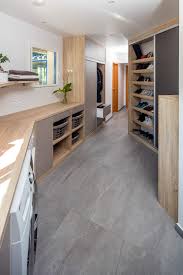 Buanderie En Bois Clair Sur Mesure Compagniedesateliers Agencement Buanderie Buanderie Amenagement Buanderie