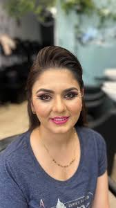 Hair that shines, makeup that pops