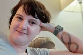 Hey I got my fist tattoo today 🥺🐸