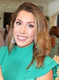 Laura Mcgarity's Instagram, Twitter & Facebook