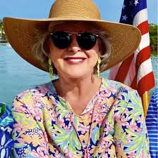 What kind of food trucks are available in Monteagle?