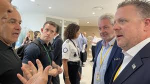 Josh Menge's Instagram, Twitter & Facebook