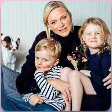 Account dedicated to hsh the princess of monaco (charlene lynette wittstock), south african former olympic swimmer and wife of albert ii 💗. 250 Charlene Prinzessin Von Monaco Ideen Monaco Prinzessin Prinzessin Charlene
