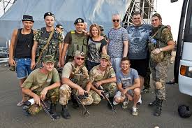 Официальный представитель мид рф мария захарова прокомментировала крой рубахи в национальном стиле, которую президент украины владимир зеленский надел на день. Vladimir Zelenskij My Oshutili Gordost Za Svoyu Armiyu Foto Fakti