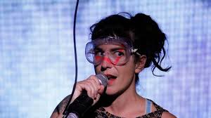 Micro-Mini Maxi Mystery Theater: En Total