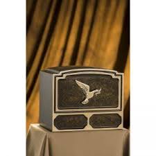We did not find results for: Urne Funeraire En Bronze Dignite Colombe Avec Ornement Metallique