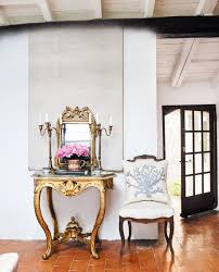 Tampa em tecido floral (vermelho, turquesa e branco) e. Mastering Your French Country Decorating In 10 Steps