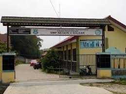 Kepala smpn 29 jakarta memberikan ucapan selamat. Oknum Guru Smpn 4 Solear Di Duga Menjual Papan Nama Siswa Sorot Desa