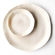 Agac Dokusu Verilmis Bu Tabak Modelleri Sayesinde Daha Dogal Sofralar Kurabilirsiniz Kap Kacak Tabak Seramik