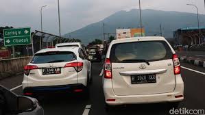 Scopri ricette, idee per la casa, consigli di stile e altre idee da provare. Potret Kemacetan Di Jalan Raya Sukabumi Cicurug Pagi Ini
