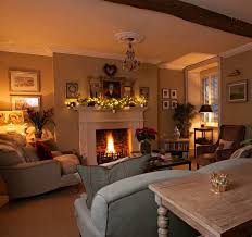 Sep 14, 2020 · a living room is the heart of a home, a place for entertaining, relaxing, and spending time with loved ones. Pin By Fernanda Sapage On Aire Campestre Farm House Living Room Farmhouse Living Room Furniture Country Living Room