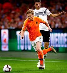 U ontvangt één digitaal bestand dat u gebruiken om uw eigen teamfoto te maken door. Deschamps Frenkie De Jong Maakt Indruk Op Mij Nederlands Voetbal Ad Nl