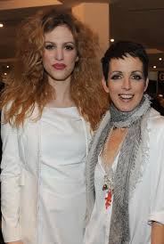 Nena was the stage name of the group's lead singer (gabriele susanne kerner) as well as the group itself. Nena Starportrat News Bilder Gala De