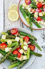 Spargelsalat Mit Tomaten Und Feta Dressing Ein Schnelles Salatrezept Rezept Salat Mit Grunem Spargel Spargelsalat Spargel Zubereiten