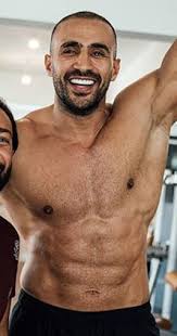 Auch seinen zweiten kampf konnte hari erfolgreich bestreiten, als er am 16. Badr Hari Record Fights Profile Mma Fighter