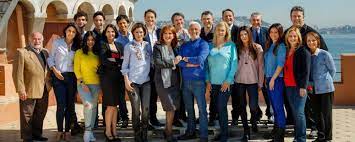 Da un'intervista a vanityfair.it, ecco il nuovo lavoro di caterina vertova, sensuale come incontro di vittorio: Un Posto Al Sole Anticipazioni Dal 17 Al 21 Dicembre Roberto E Nelle Mani Di Vera Tvzap