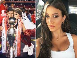 5news morning and noon show anchor. Man Utd Closing In On 52m First Signing As Him And Pop Star Gf Dubbed New Beckhams Daily Star