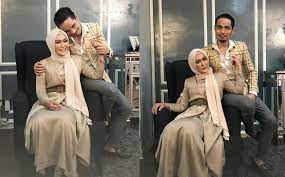 His birthday, what he did before fame, his family life, fun trivia facts, popularity rankings, and more. Masya Allah Cantiknya Bertudung Selepas Pulang Tunai Umrah Isteri Mark Adam Kekal Berhijab Gempak