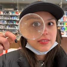 Katherine Malavé (@kathemalave)